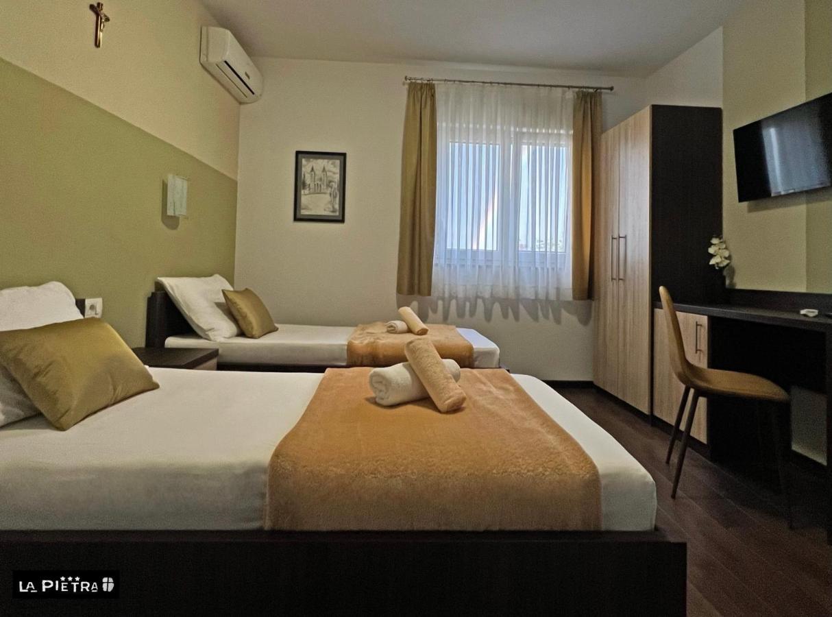 La Pietra Family Hotel Меджугор'є Номер фото